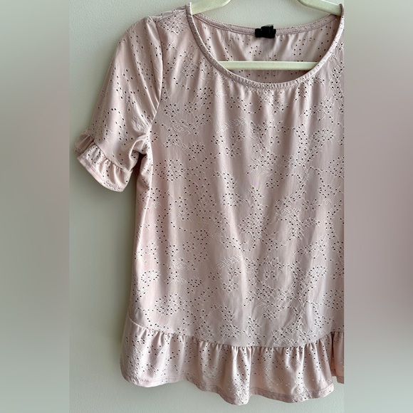 W5 Women's Blush Pink Eyelet Ruffle Short Sleeve Blouse, Size Small - Picture 2 of 16